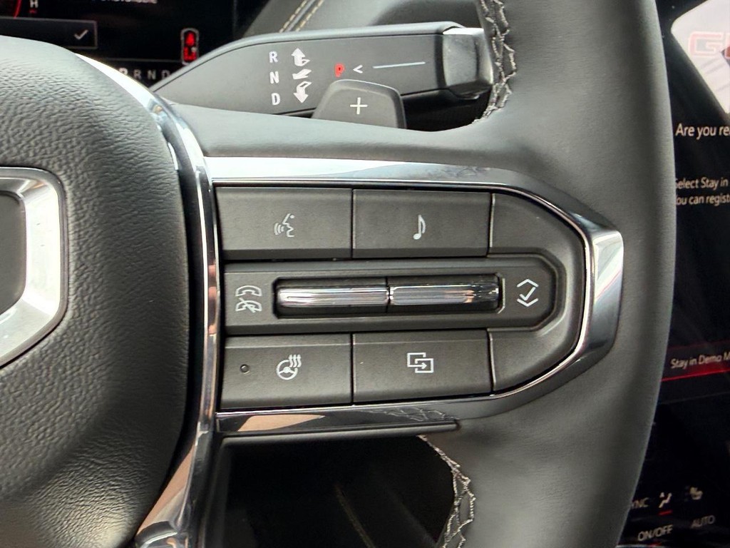 GMC Yukon Vehicle Image 16