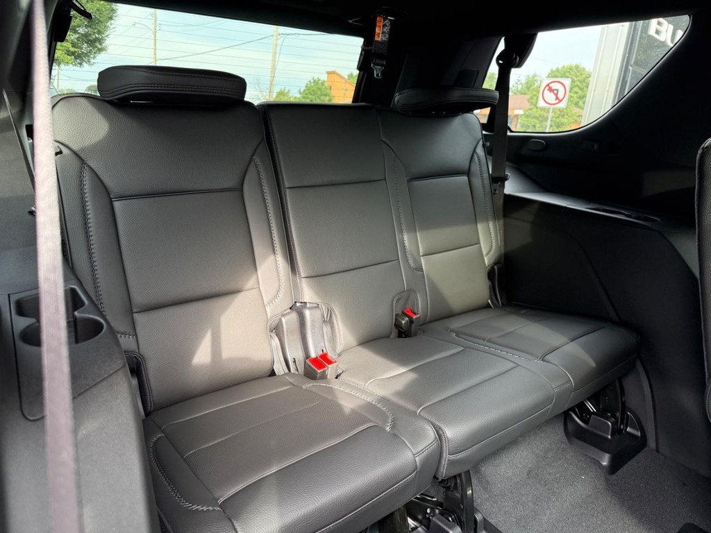 GMC Yukon Vehicle Image 05