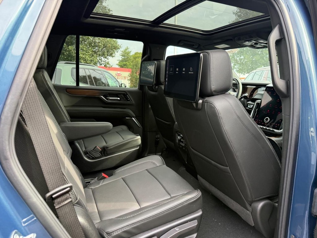GMC Yukon Vehicle Image 06