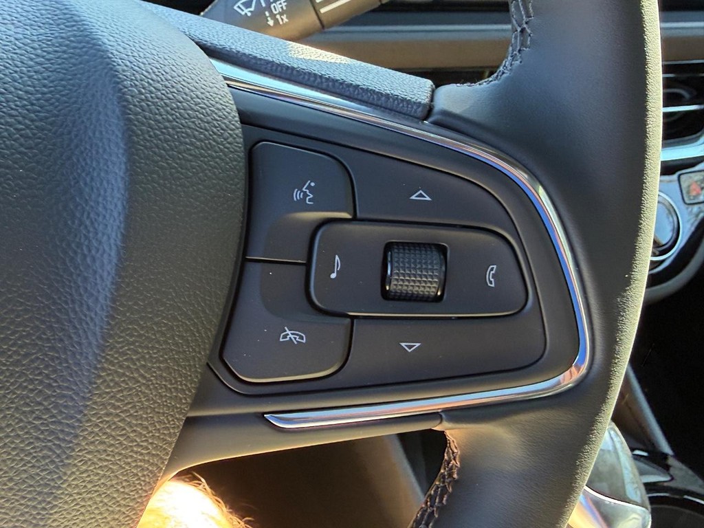 Buick Envista Vehicle Image 13