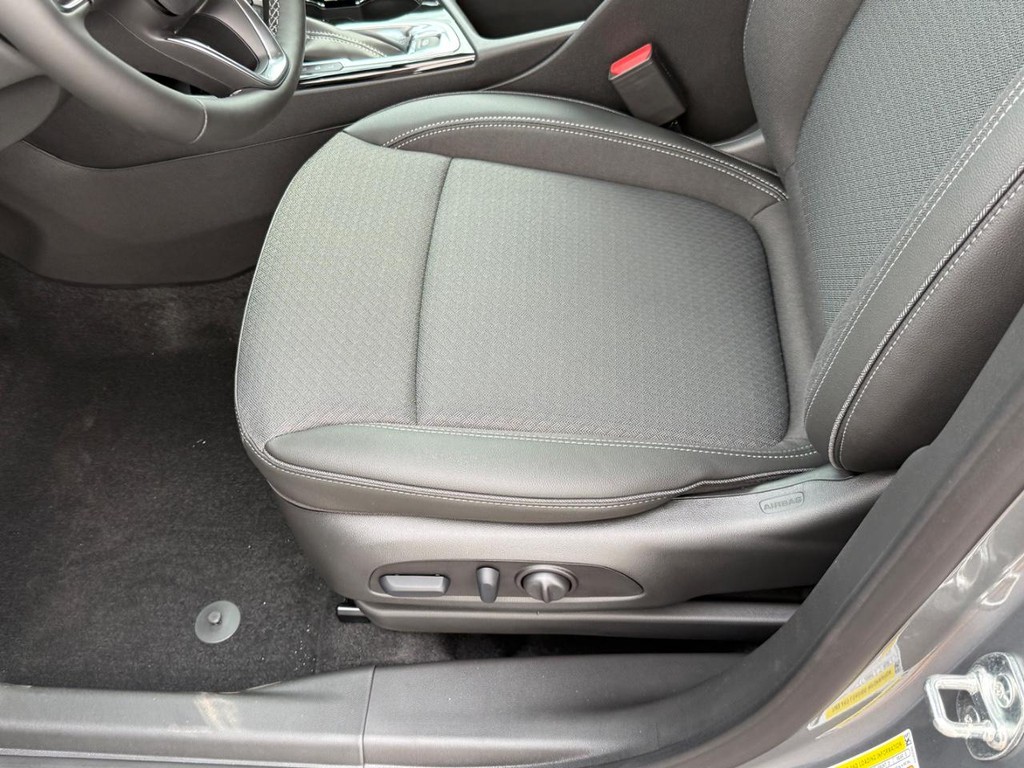 Buick Encore GX Vehicle Image 11