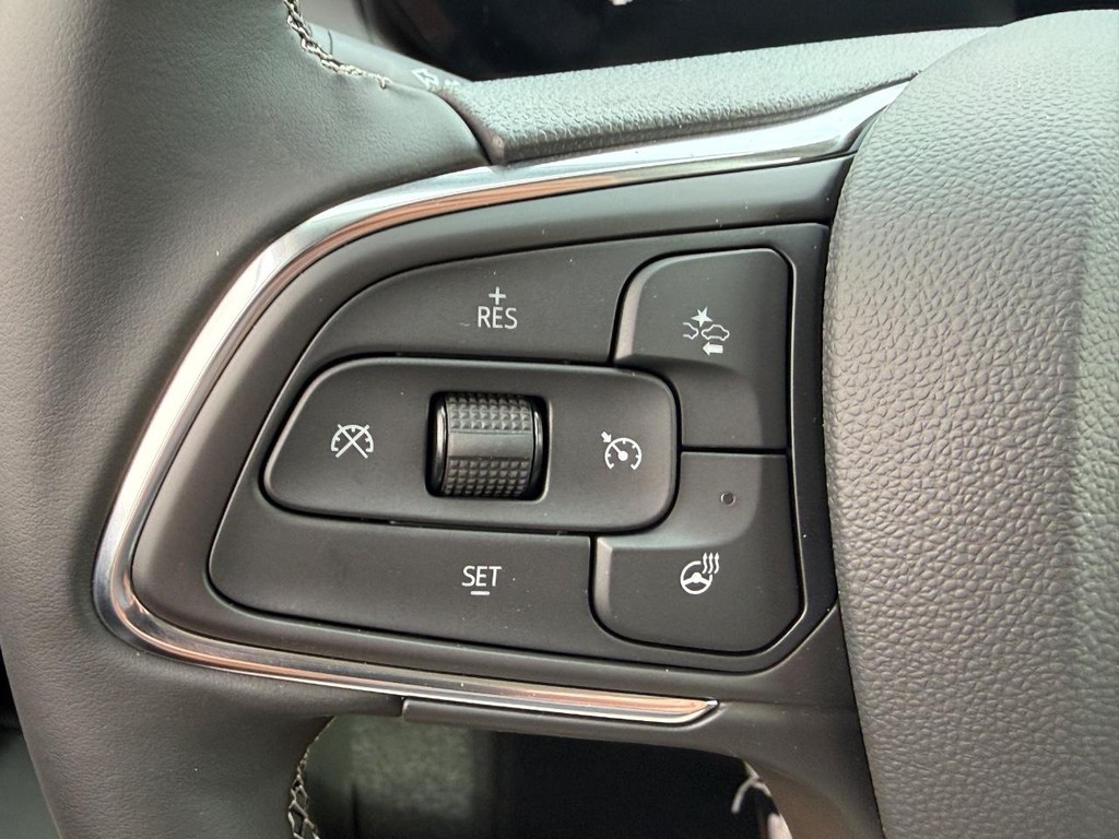 Buick Encore GX Vehicle Image 12