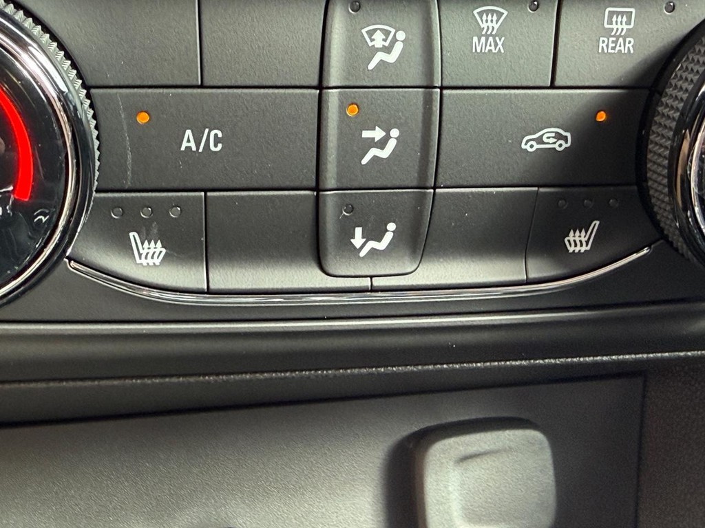 Buick Encore GX Vehicle Image 16