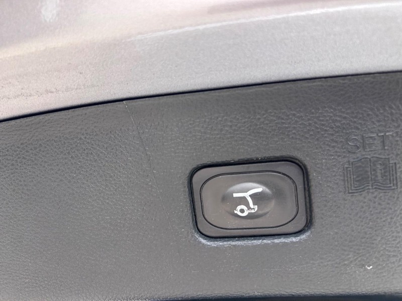 Ford Edge Vehicle Full-screen Gallery Image 05