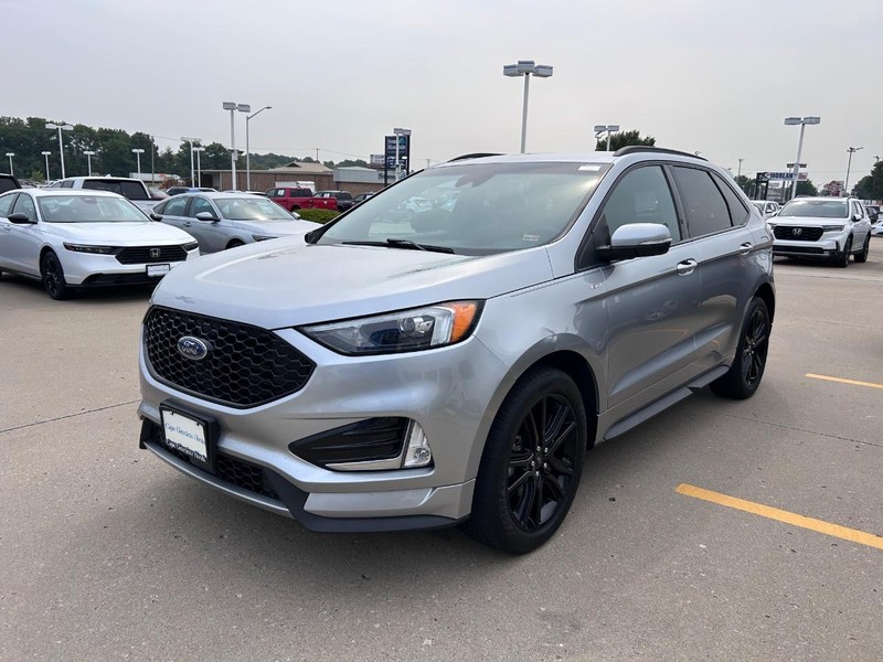 Ford Edge Vehicle Full-screen Gallery Image 07