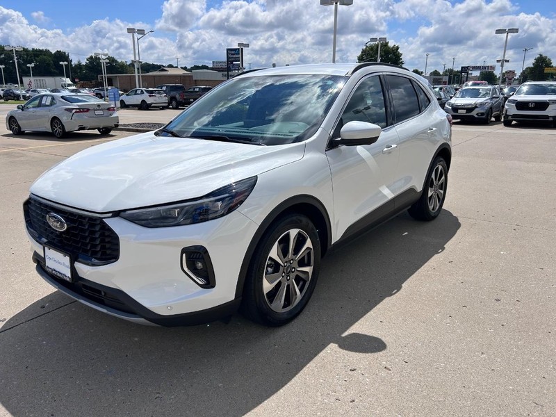 Ford Escape Vehicle Full-screen Gallery Image 07