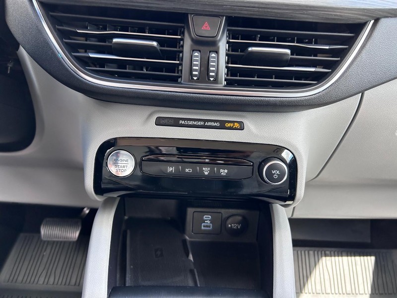 Ford Escape Vehicle Full-screen Gallery Image 15