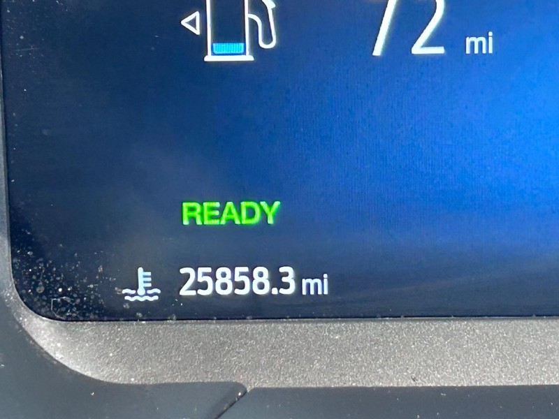 Ford Escape Vehicle Full-screen Gallery Image 21