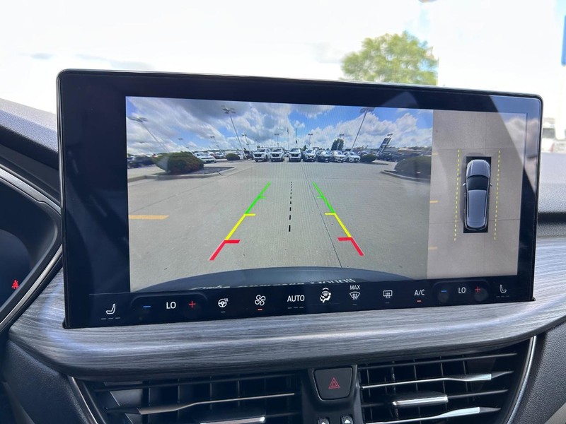 Ford Escape Vehicle Full-screen Gallery Image 22