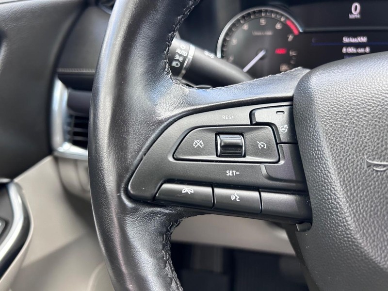 Cadillac XT4 Vehicle Full-screen Gallery Image 11