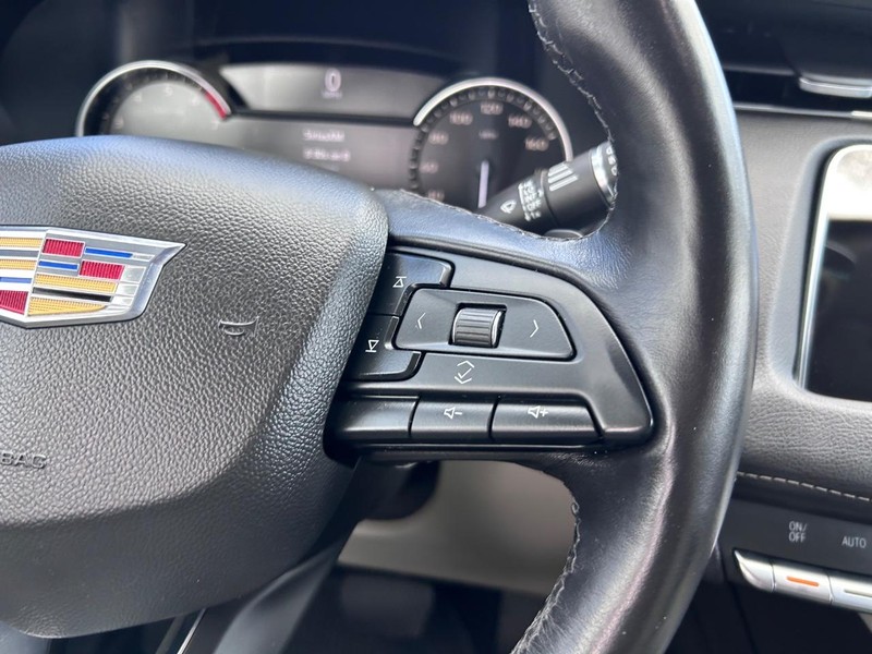 Cadillac XT4 Vehicle Full-screen Gallery Image 12