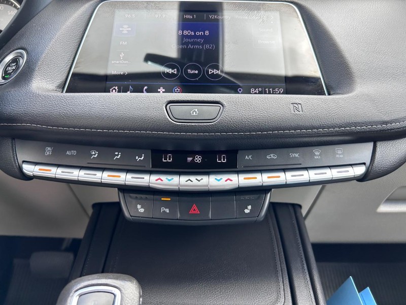 Cadillac XT4 Vehicle Full-screen Gallery Image 14