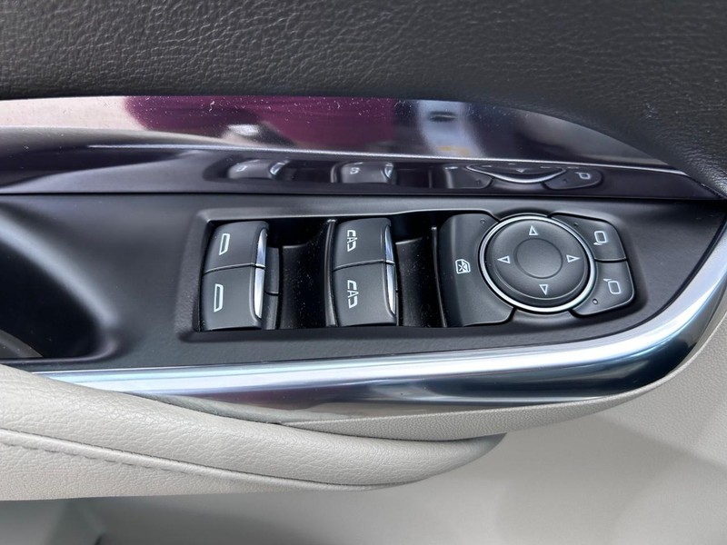 Cadillac XT4 Vehicle Full-screen Gallery Image 17