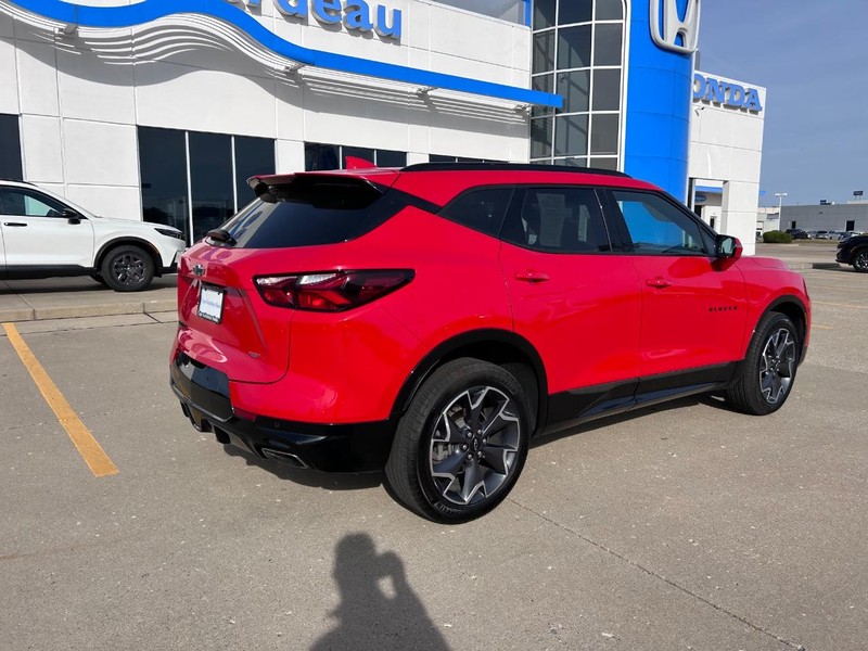 Chevrolet Blazer Vehicle Full-screen Gallery Image 02