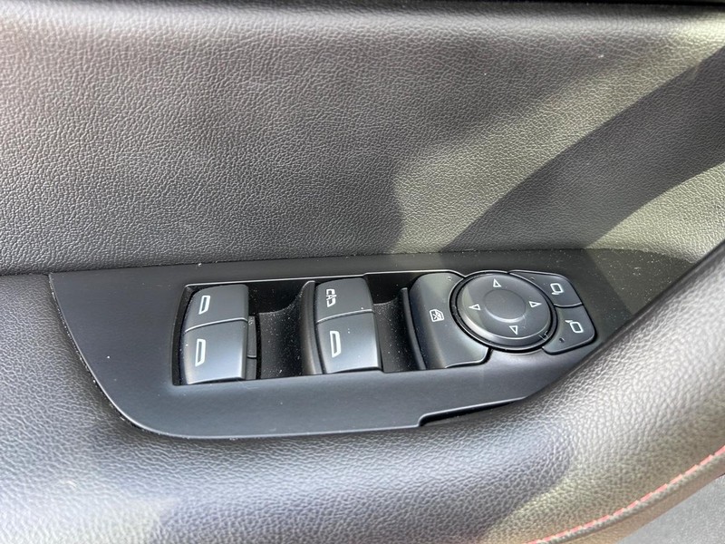 Chevrolet Blazer Vehicle Full-screen Gallery Image 19