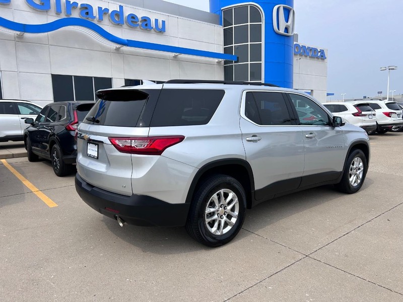 Chevrolet Traverse Vehicle Full-screen Gallery Image 02