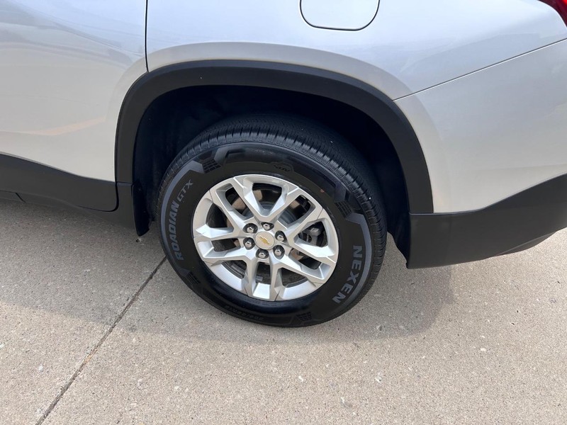 Chevrolet Traverse Vehicle Full-screen Gallery Image 05