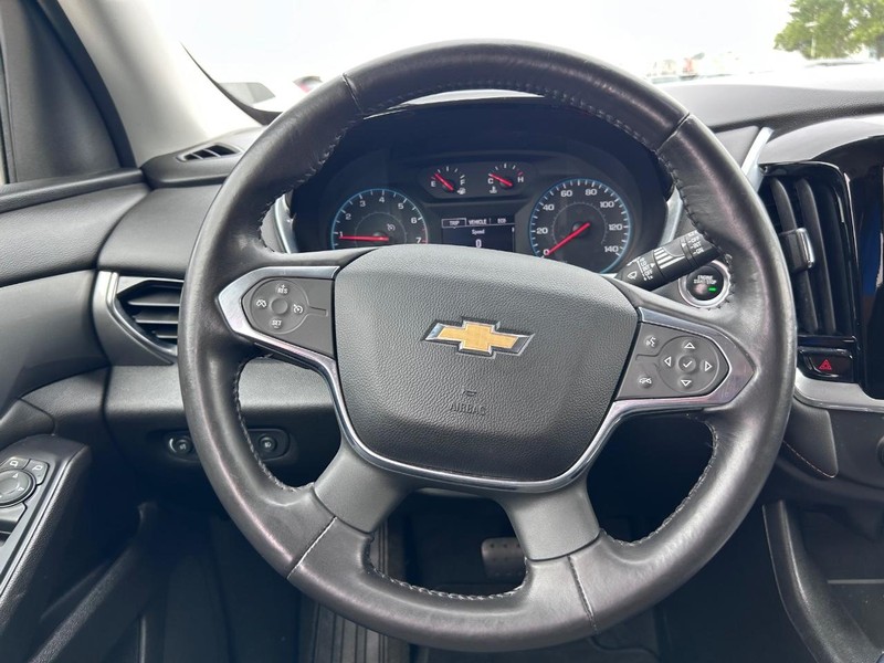 Chevrolet Traverse Vehicle Full-screen Gallery Image 12