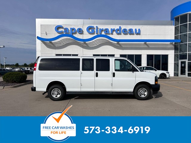 Cape Girardeau MO 2022 Chevrolet Express Passenger more details - chevrolet express passenger