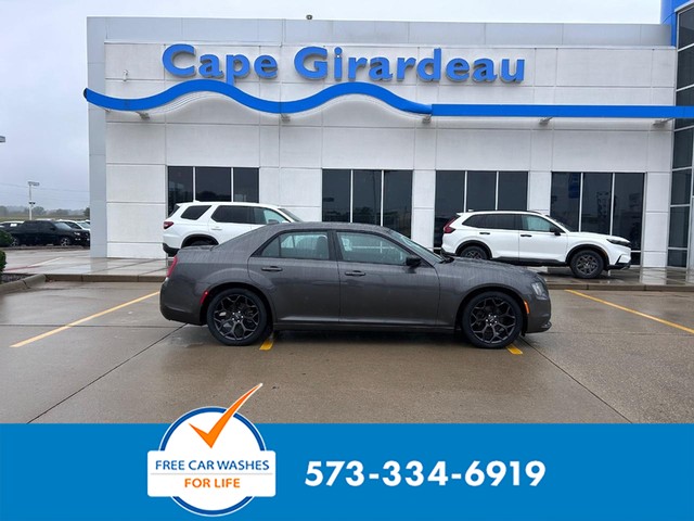 Cape Girardeau MO 2020 Chrysler 300 more details - chrysler 300