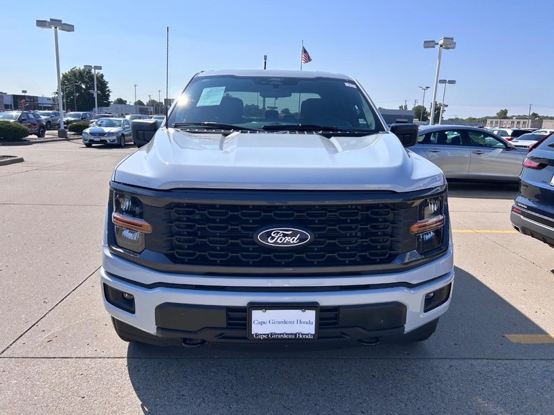 Ford F-150 Vehicle Full-screen Gallery Image 07