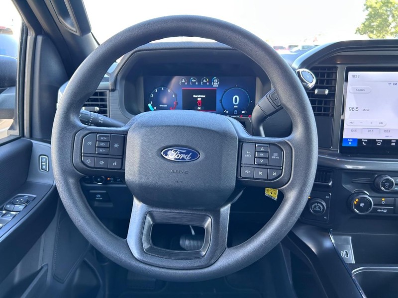 Ford F-150 Vehicle Full-screen Gallery Image 10