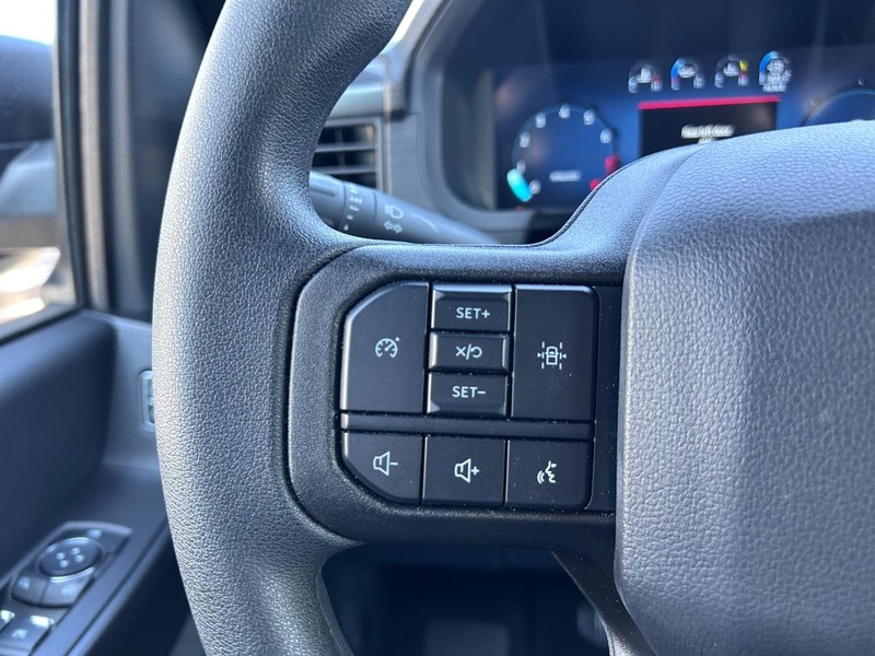 Ford F-150 Vehicle Full-screen Gallery Image 11