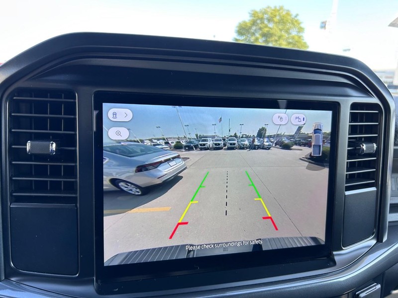 Ford F-150 Vehicle Full-screen Gallery Image 19