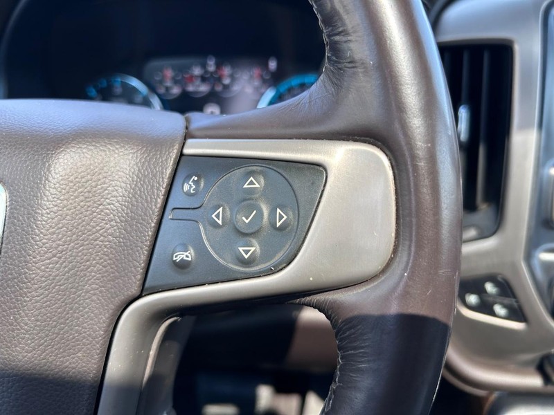 GMC Sierra 1500 Vehicle Full-screen Gallery Image 13