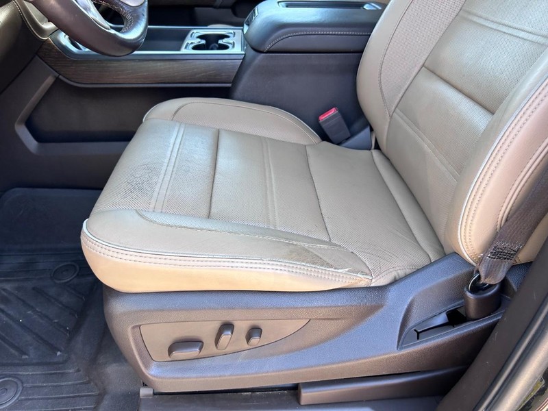 GMC Sierra 1500 Vehicle Full-screen Gallery Image 19