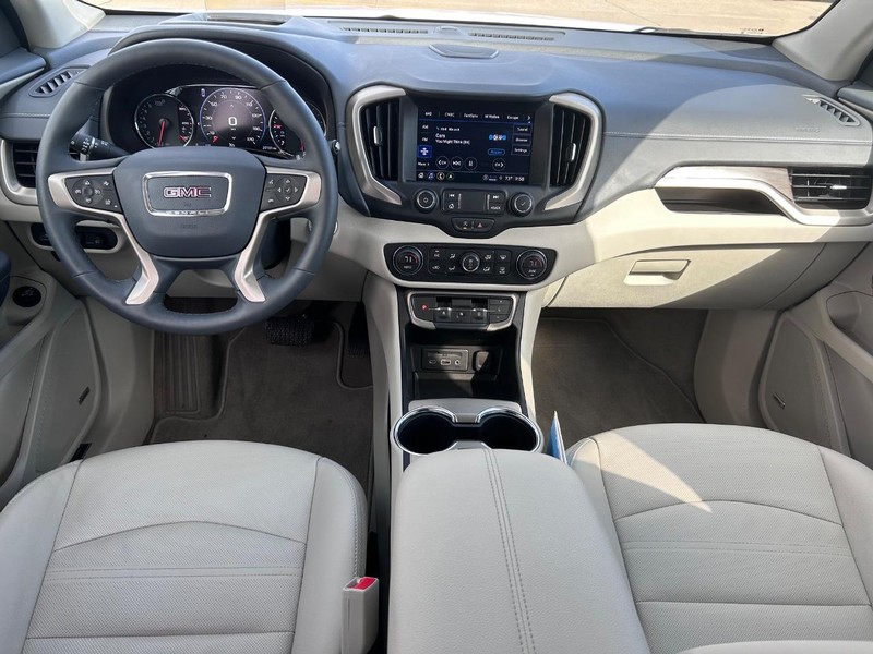 GMC Terrain Vehicle Full-screen Gallery Image 10