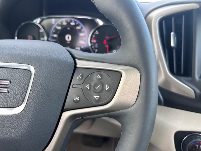 GMC Terrain Vehicle Full-screen Gallery Image 13