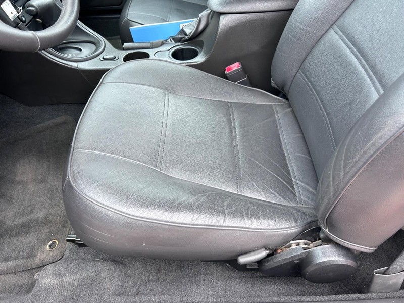 Ford Mustang Vehicle Full-screen Gallery Image 17