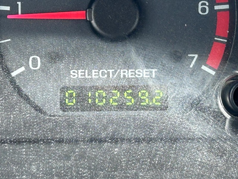 Ford Mustang Vehicle Full-screen Gallery Image 18