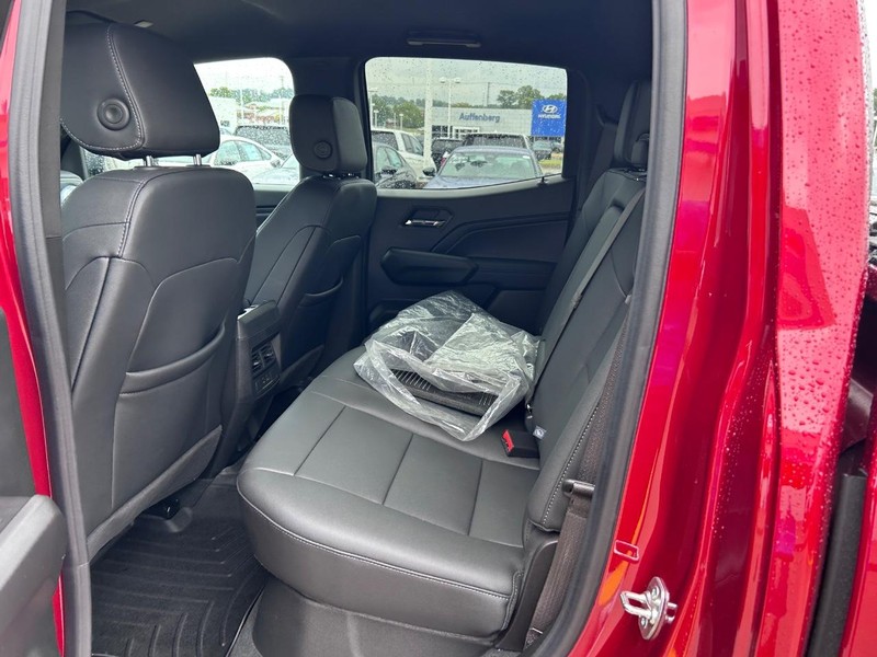 Chevrolet Colorado Vehicle Full-screen Gallery Image 08