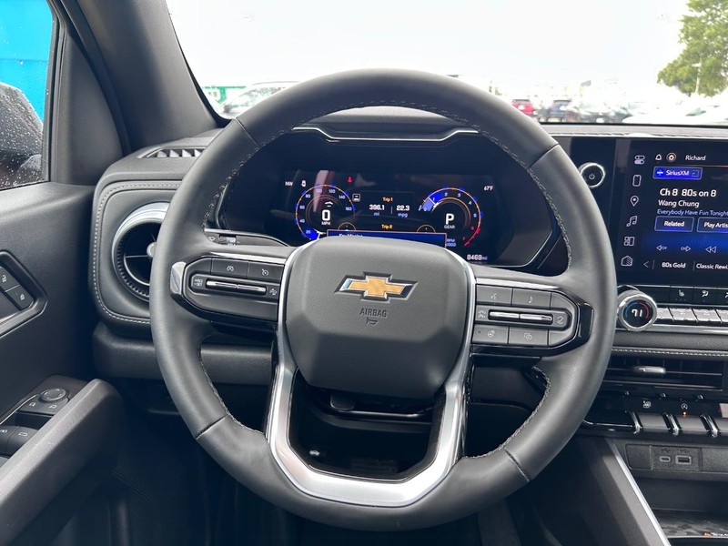 Chevrolet Colorado Vehicle Full-screen Gallery Image 10