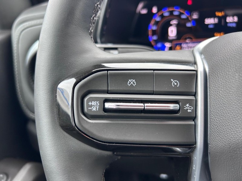 Chevrolet Colorado Vehicle Full-screen Gallery Image 11