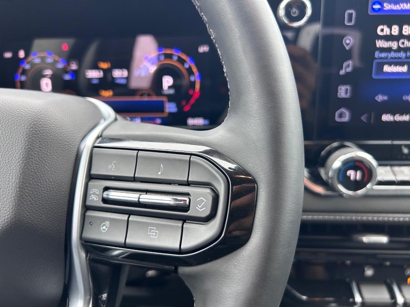 Chevrolet Colorado Vehicle Full-screen Gallery Image 12