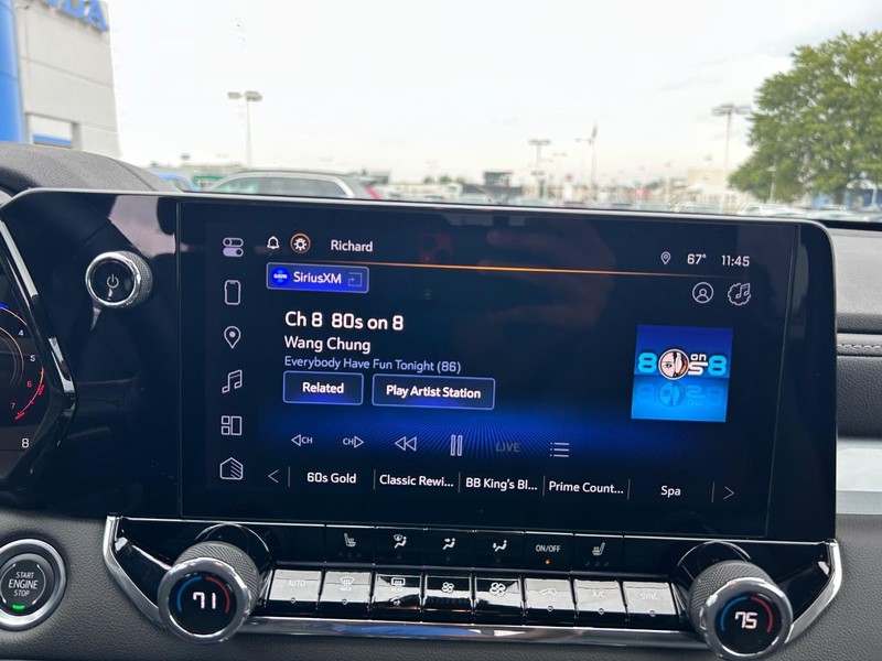 Chevrolet Colorado Vehicle Full-screen Gallery Image 13