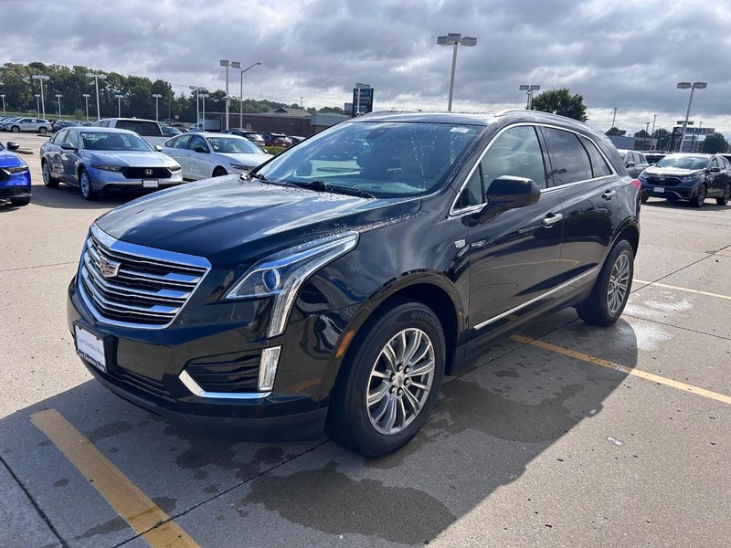 Cadillac XT5 Vehicle Full-screen Gallery Image 07