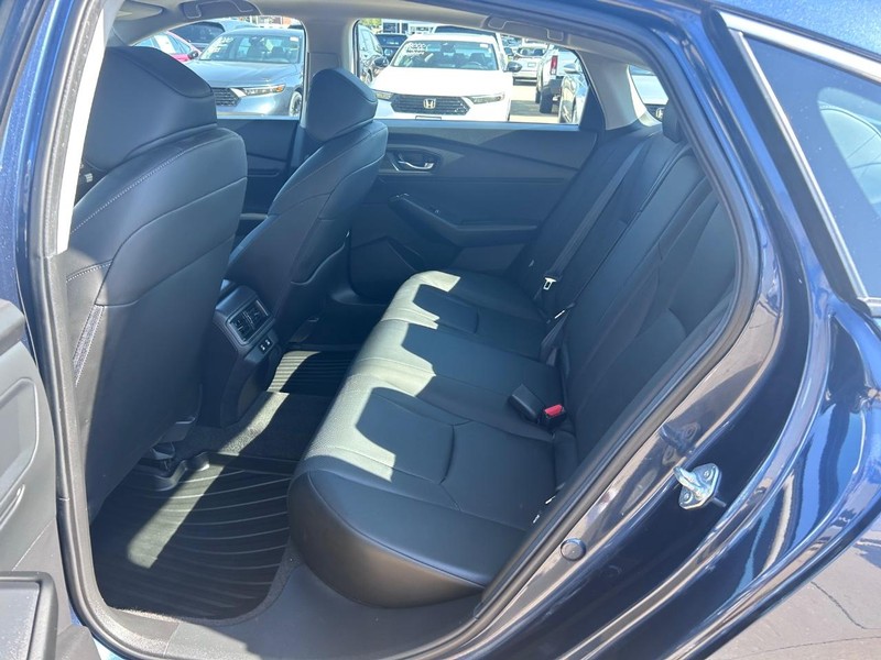 Honda Accord Hybrid Vehicle Full-screen Gallery Image 08