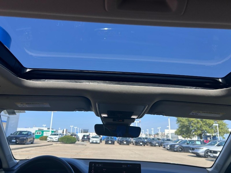 Honda Accord Hybrid Vehicle Full-screen Gallery Image 09