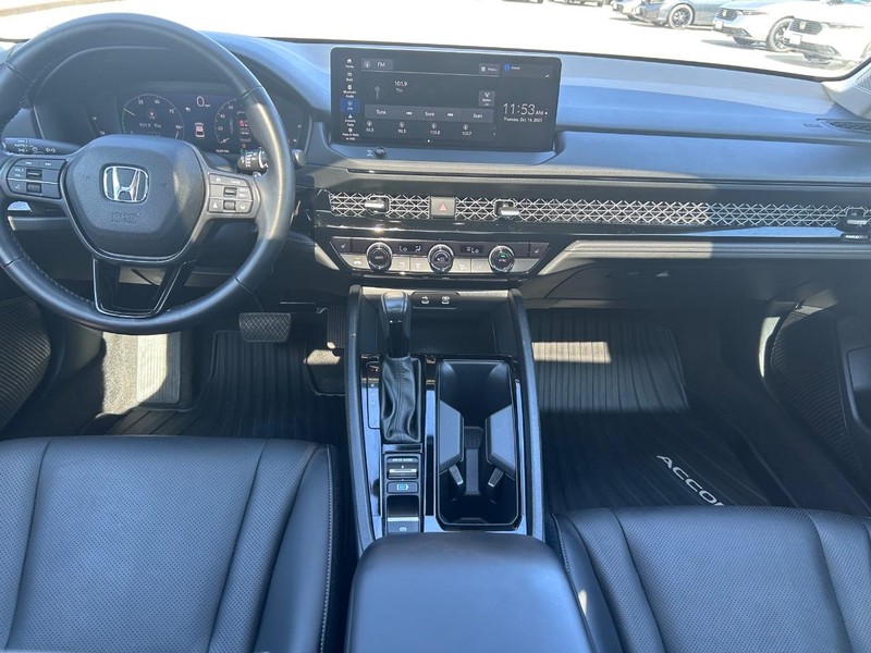 Honda Accord Hybrid Vehicle Full-screen Gallery Image 10