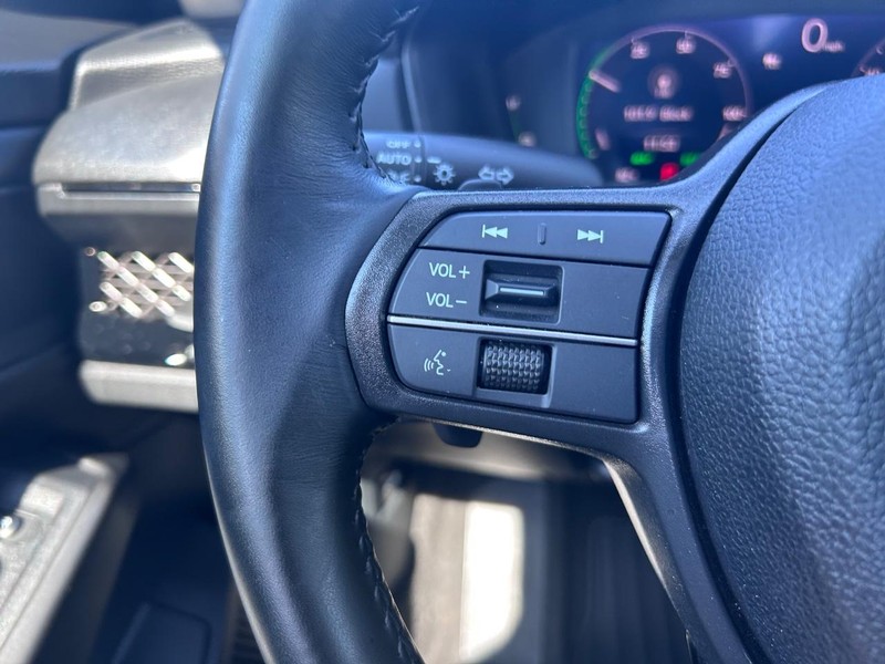 Honda Accord Hybrid Vehicle Full-screen Gallery Image 12