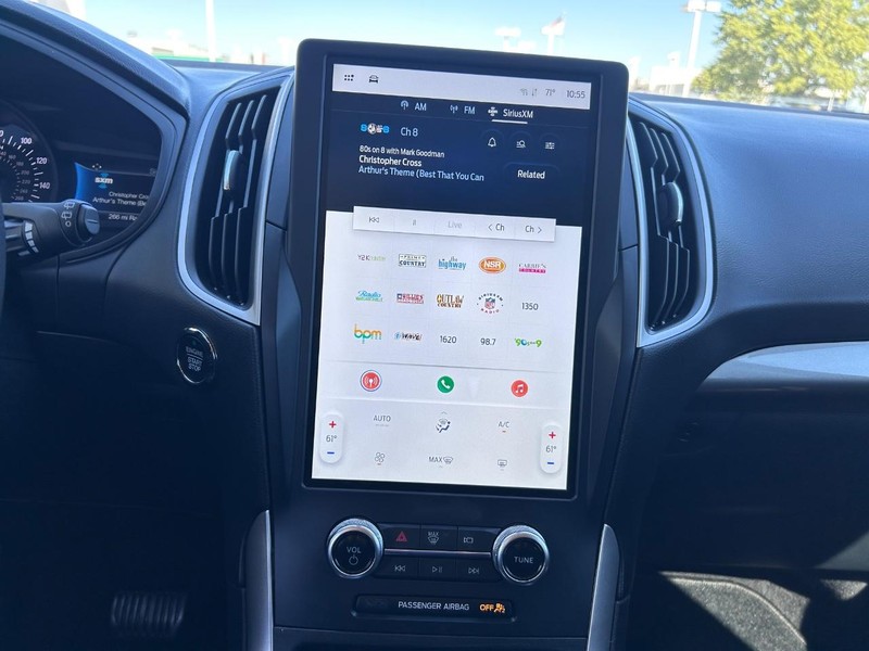 Ford Edge Vehicle Full-screen Gallery Image 13