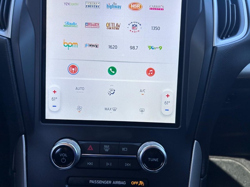 Ford Edge Vehicle Full-screen Gallery Image 14