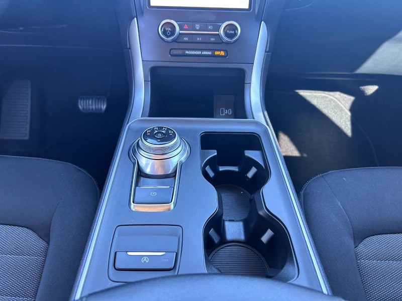 Ford Edge Vehicle Full-screen Gallery Image 15