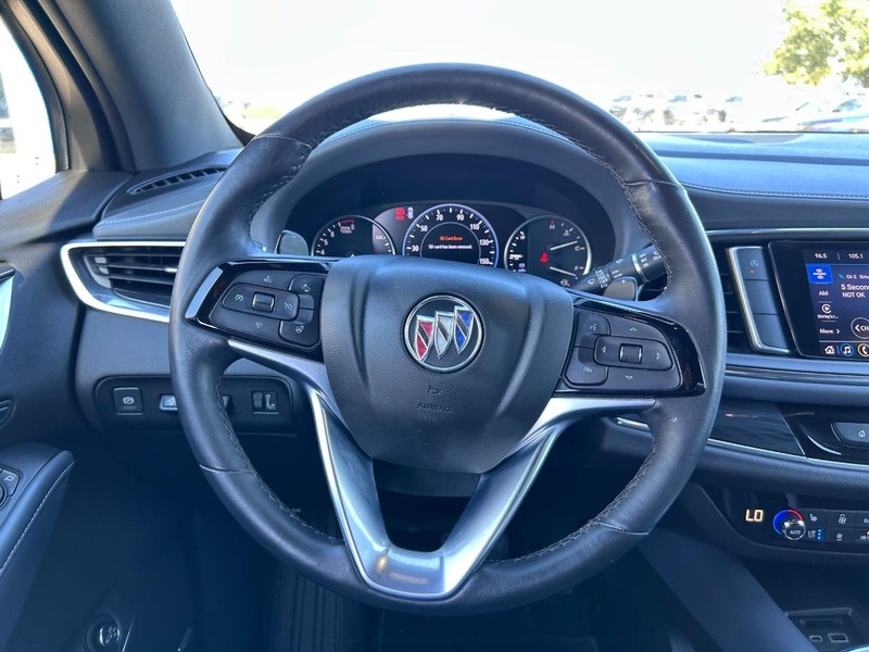 Buick Enclave Vehicle Full-screen Gallery Image 14