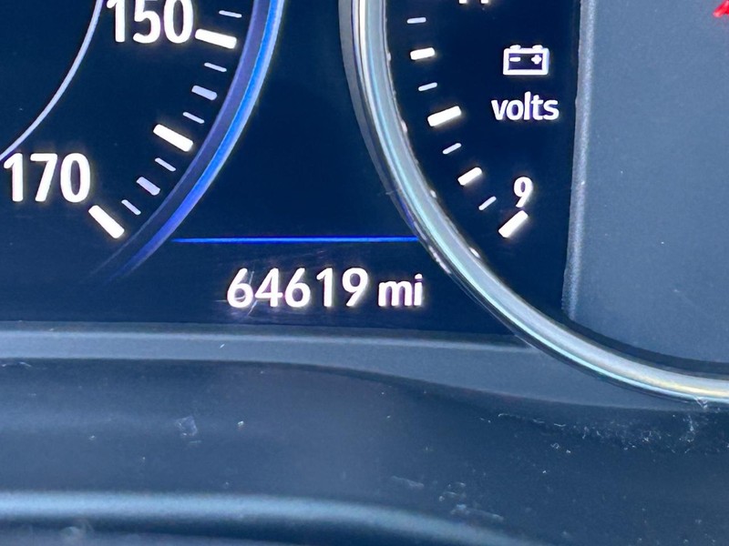 Buick Enclave Vehicle Full-screen Gallery Image 23