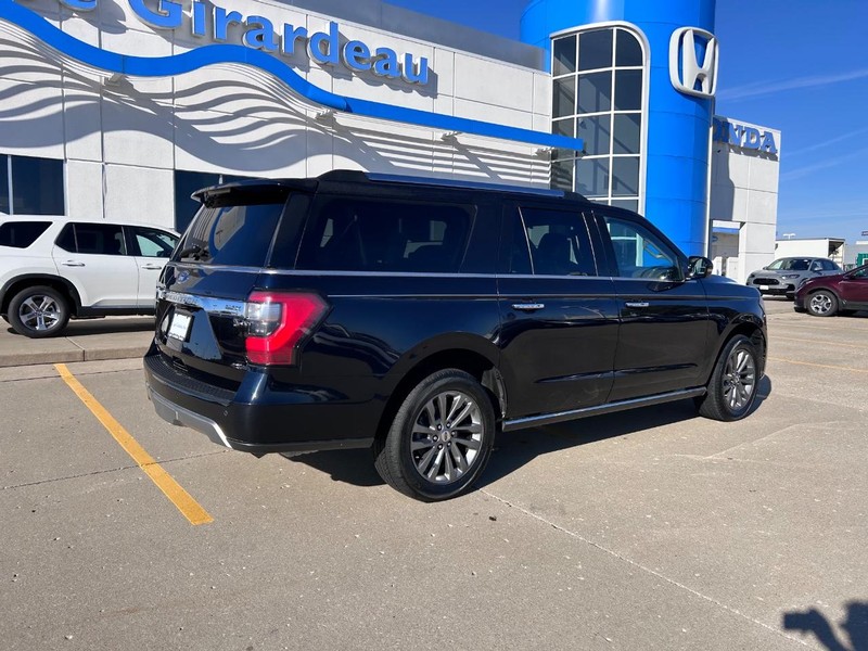 Ford Expedition Max Vehicle Full-screen Gallery Image 02